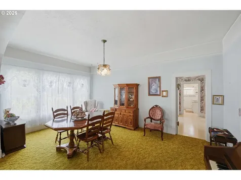 906 C Street Myrtle Point OR 97458