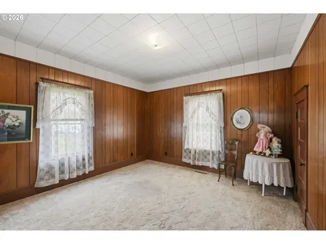 906 C Street Myrtle Point OR 97458