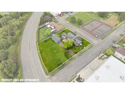906 C Street Myrtle Point OR 97458