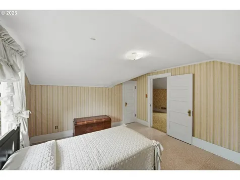 906 C Street Myrtle Point OR 97458