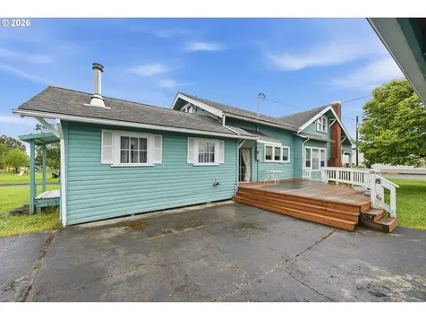 906 C Street Myrtle Point OR 97458