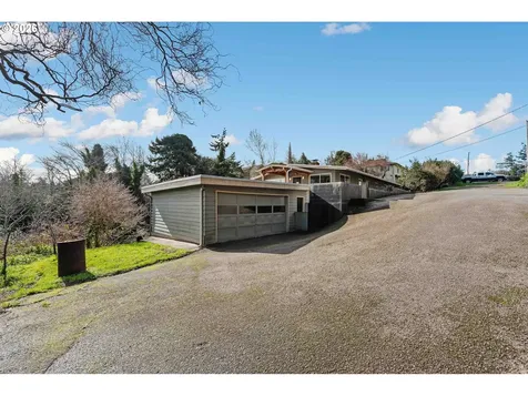 2912 Stanton Avenue North Bend OR 97459