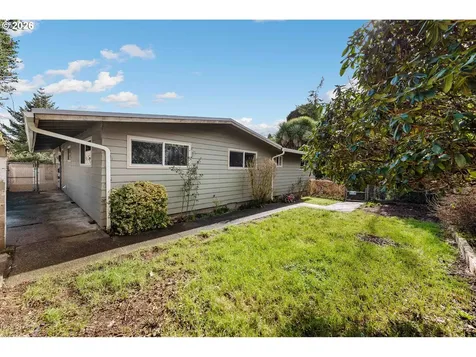 2912 Stanton Avenue North Bend OR 97459