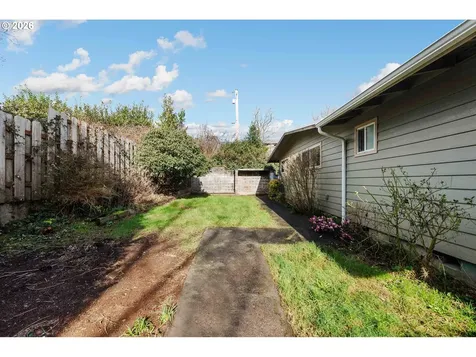2912 Stanton Avenue North Bend OR 97459