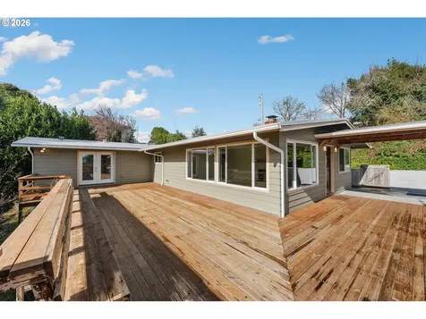 2912 Stanton Avenue North Bend OR 97459