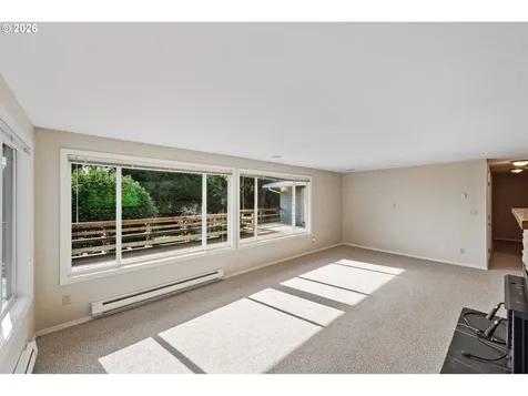 2912 Stanton Avenue North Bend OR 97459
