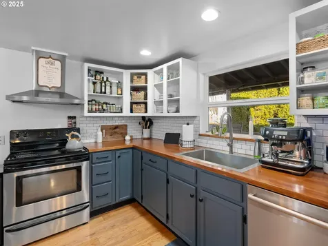 237 NE 143rd Avenue Portland OR 97230