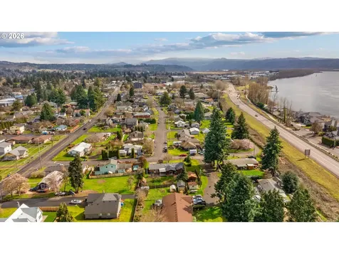 235 9th Street Washougal WA 98671