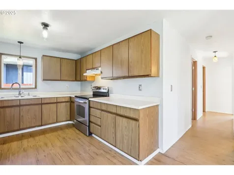 1404 S 8th Avenue Kelso WA 98626