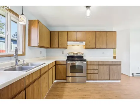 1404 S 8th Avenue Kelso WA 98626