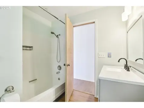 1404 S 8th Avenue Kelso WA 98626