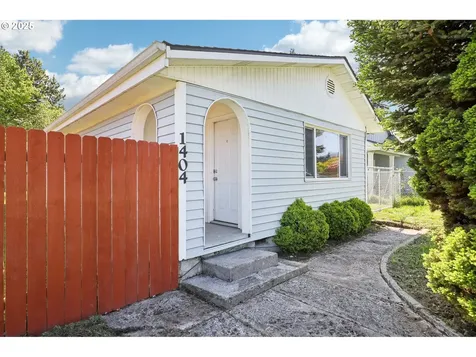 1404 S 8th Avenue Kelso WA 98626