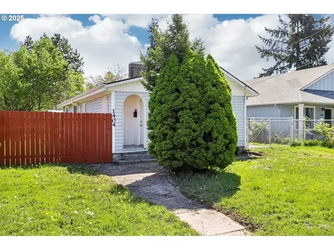 1404 S 8th Avenue Kelso WA 98626