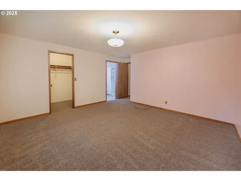 6630 Huntington Circle SE Salem OR 97306