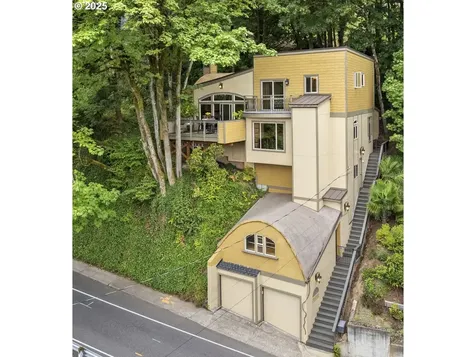 6521 S Corbett Avenue Portland OR 97239