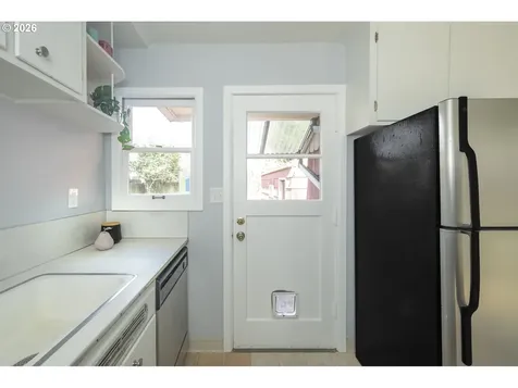 1653 SE Linn Street Portland OR 97202