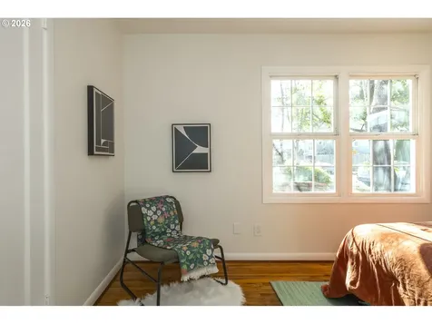 1653 SE Linn Street Portland OR 97202