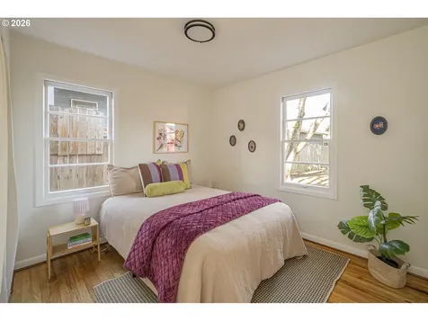 1653 SE Linn Street Portland OR 97202