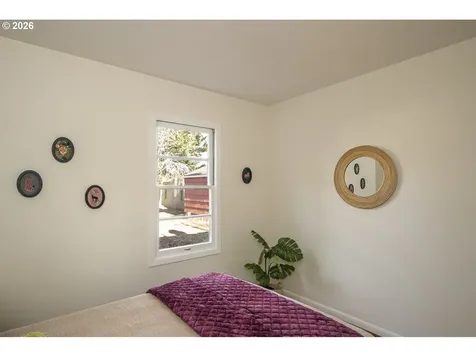 1653 SE Linn Street Portland OR 97202