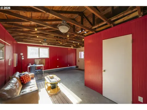 1653 SE Linn Street Portland OR 97202