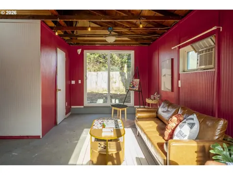 1653 SE Linn Street Portland OR 97202
