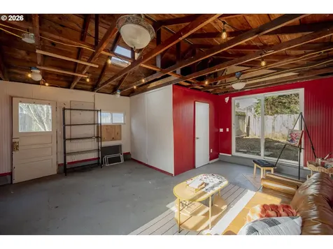 1653 SE Linn Street Portland OR 97202
