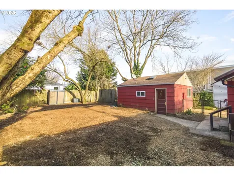 1653 SE Linn Street Portland OR 97202