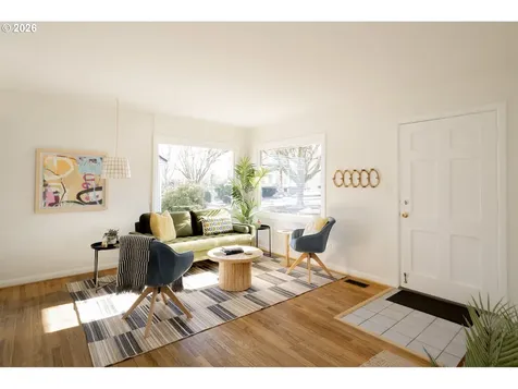 1653 SE Linn Street Portland OR 97202