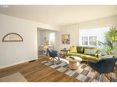 1653 SE Linn Street Portland OR 97202