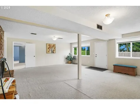 15909 NE Morris Street Portland OR 97230