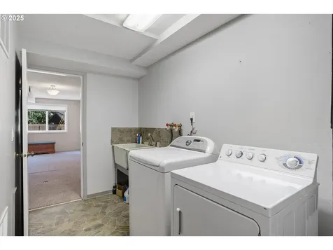 15909 NE Morris Street Portland OR 97230