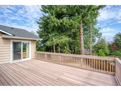 15909 NE Morris Street Portland OR 97230