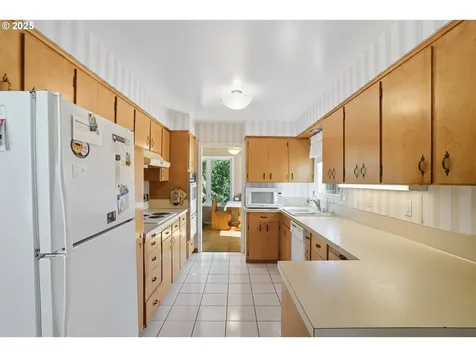 15909 NE Morris Street Portland OR 97230