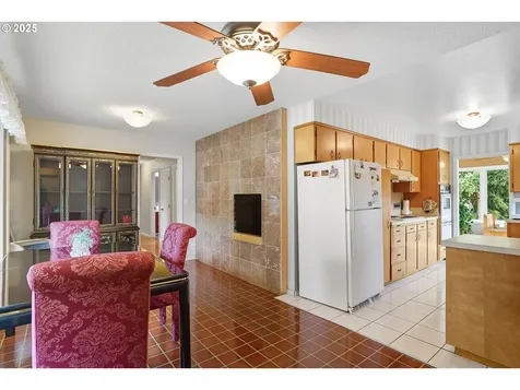 15909 NE Morris Street Portland OR 97230