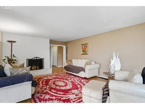 15909 NE Morris Street Portland OR 97230