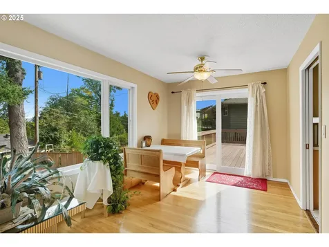 15909 NE Morris Street Portland OR 97230
