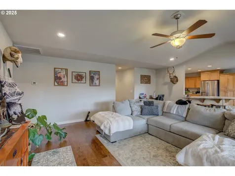 644 NE Cummins Street Roseburg OR 97470