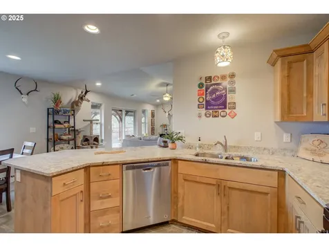 644 NE Cummins Street Roseburg OR 97470