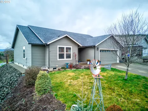 644 NE Cummins Street Roseburg OR 97470
