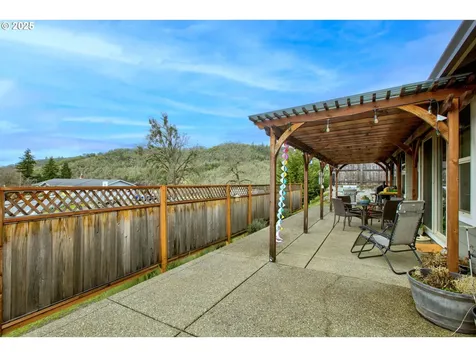 644 NE Cummins Street Roseburg OR 97470