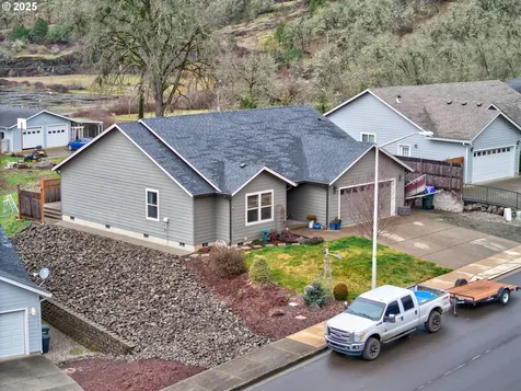644 NE Cummins Street Roseburg OR 97470