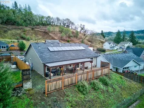 644 NE Cummins Street Roseburg OR 97470