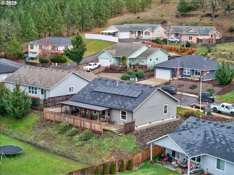 644 NE Cummins Street Roseburg OR 97470