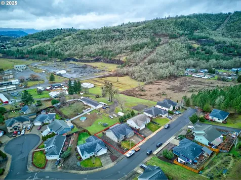 644 NE Cummins Street Roseburg OR 97470