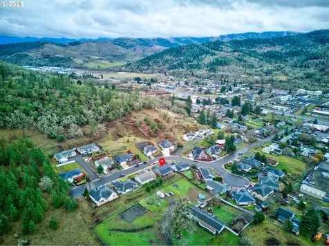 644 NE Cummins Street Roseburg OR 97470