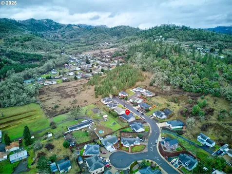 644 NE Cummins Street Roseburg OR 97470