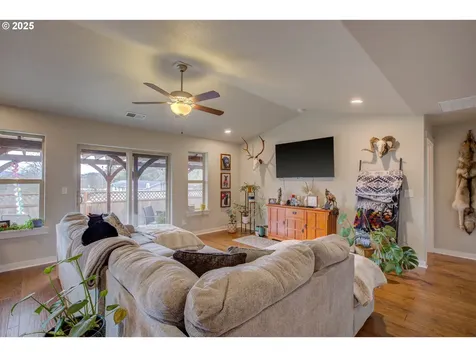 644 NE Cummins Street Roseburg OR 97470