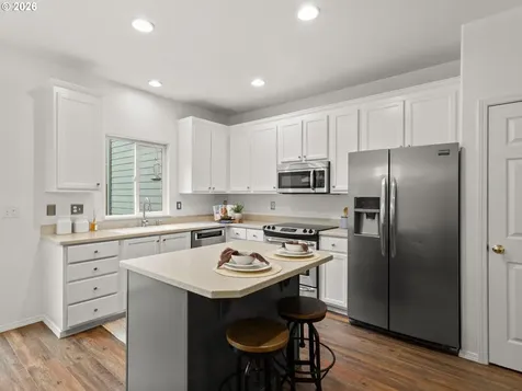 21226 Osburn Loop Fairview OR 97024