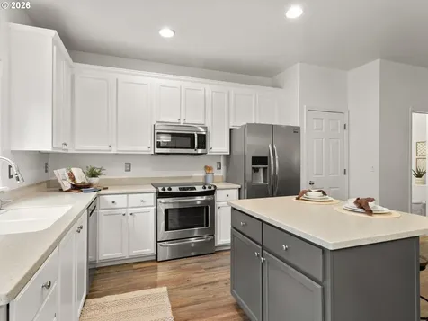 21226 Osburn Loop Fairview OR 97024