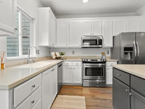 21226 Osburn Loop Fairview OR 97024